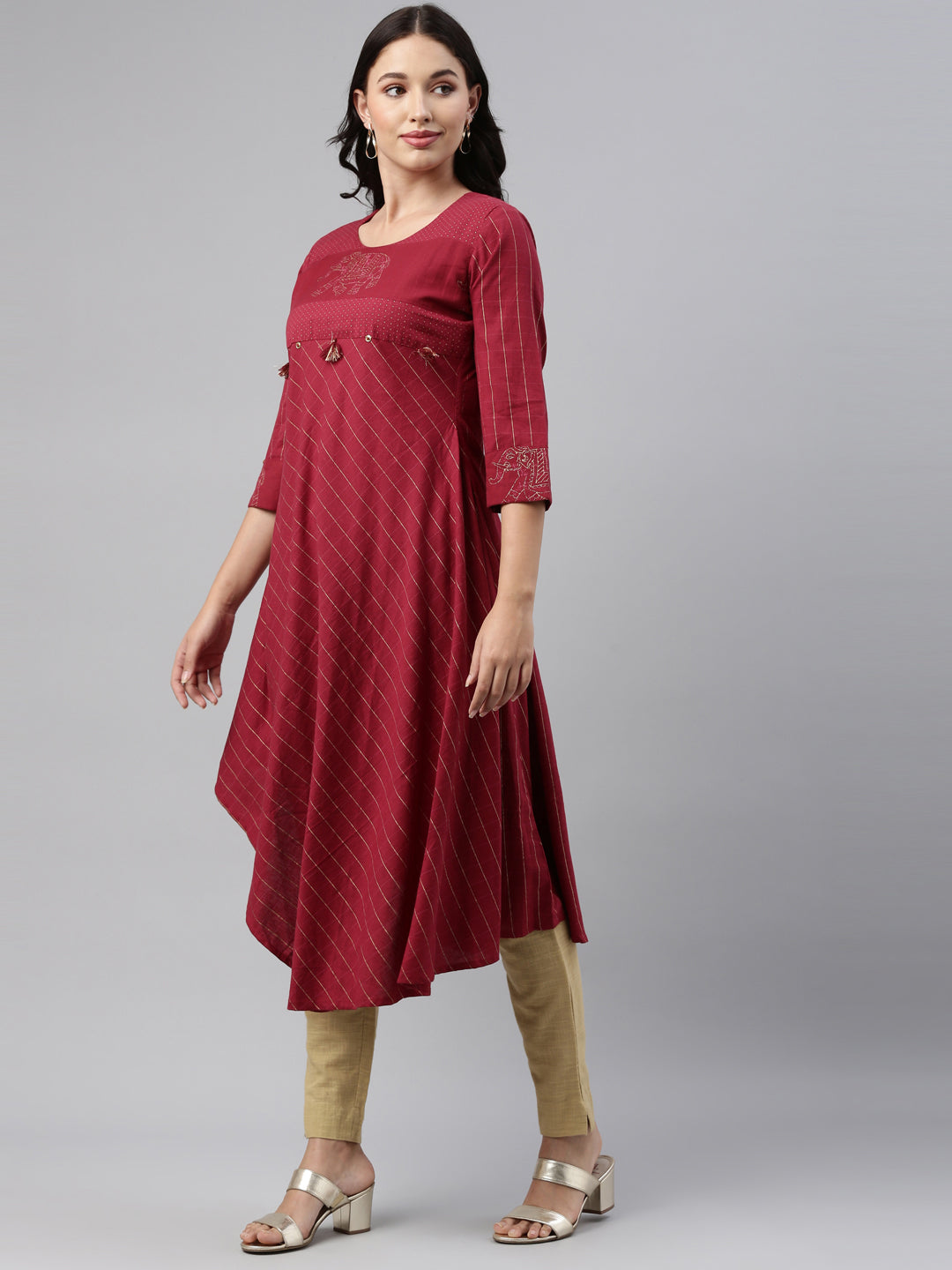 Neerus Maroon rayon solid kurti - side view