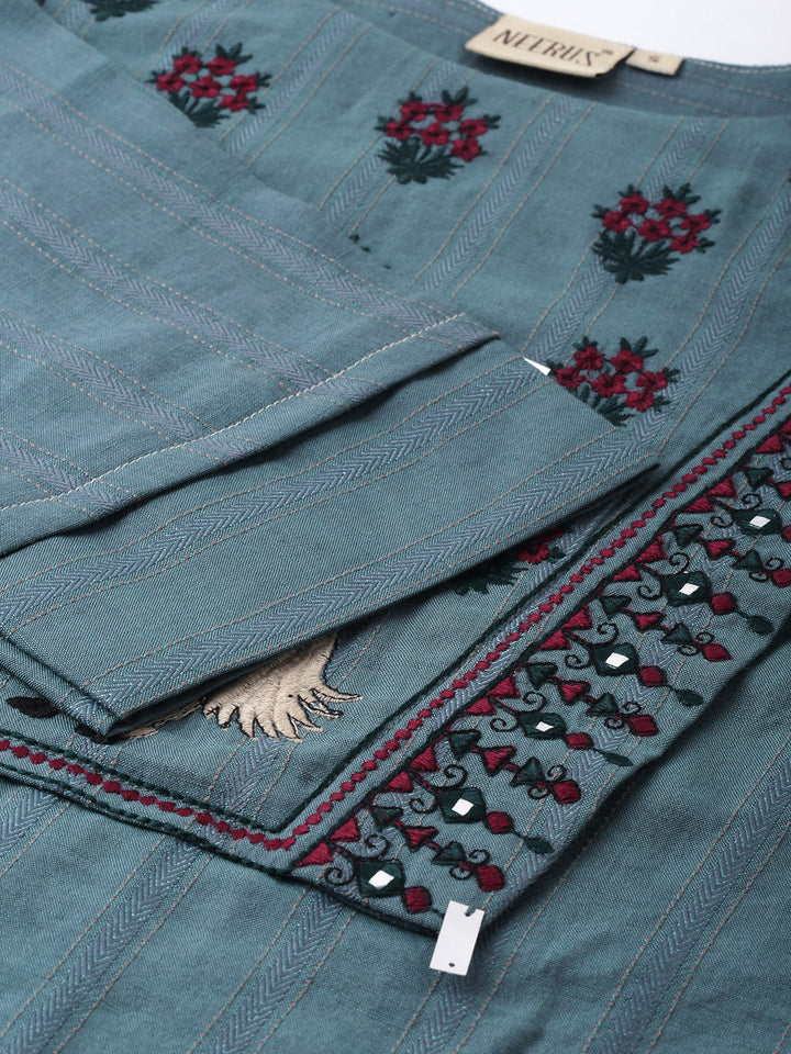 Neerus Green viscose rayon embroidered A-line kurta - side view