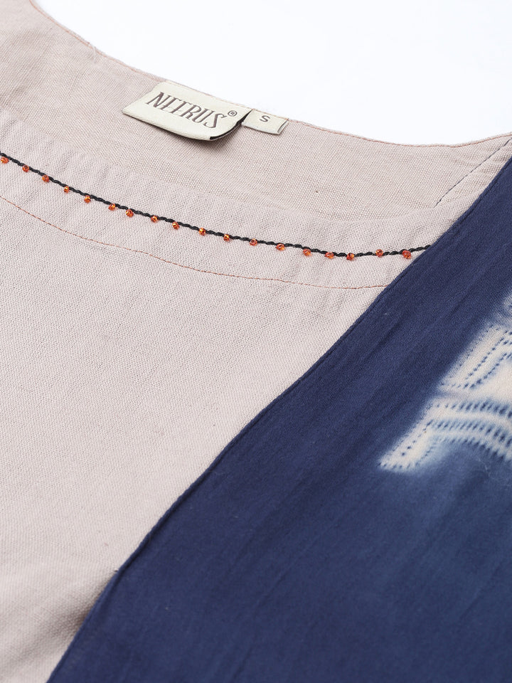 Neerus Mauve Embroidered Straight Kurta