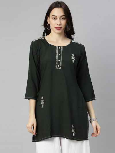 Neeru's Green Zari Straight Kurti