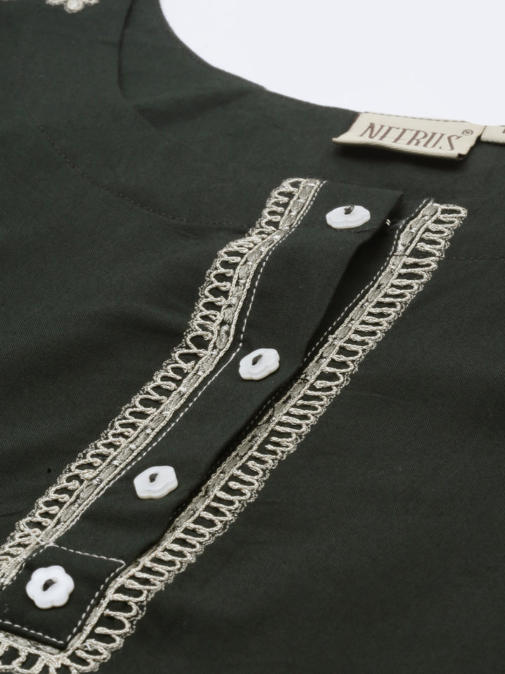 Neerus Green Zari Straight Kurti