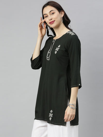 Neeru's Green Zari Straight Kurti