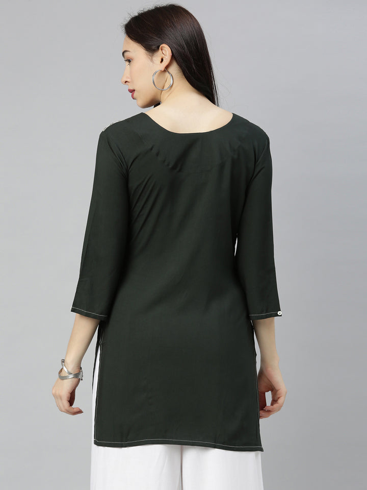 Neerus Green Zari Straight Kurti