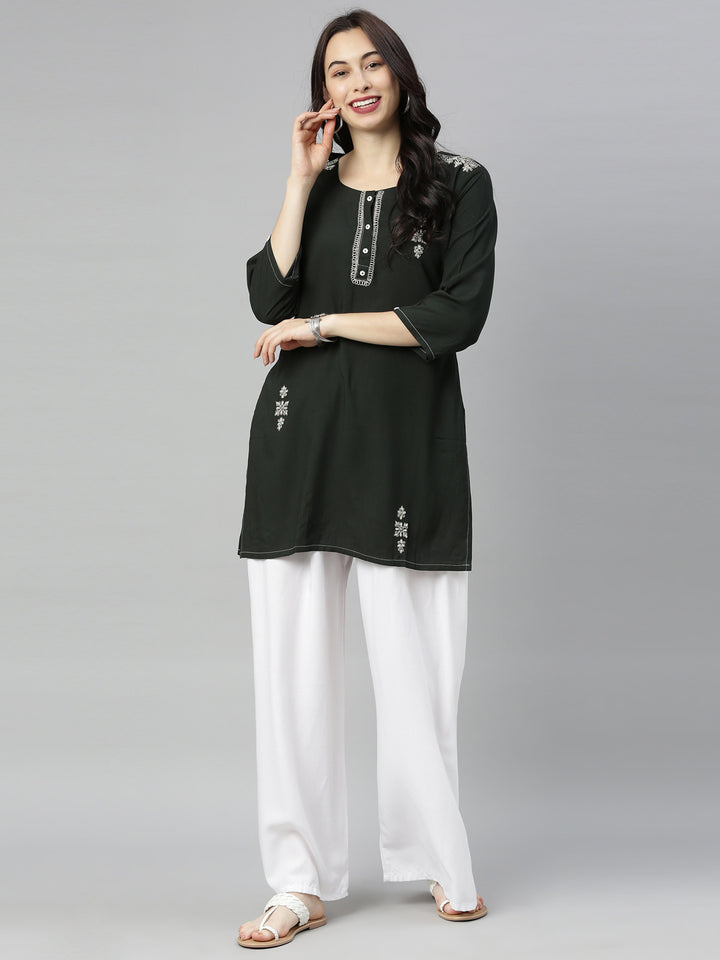 Neerus Green Zari Straight Kurti