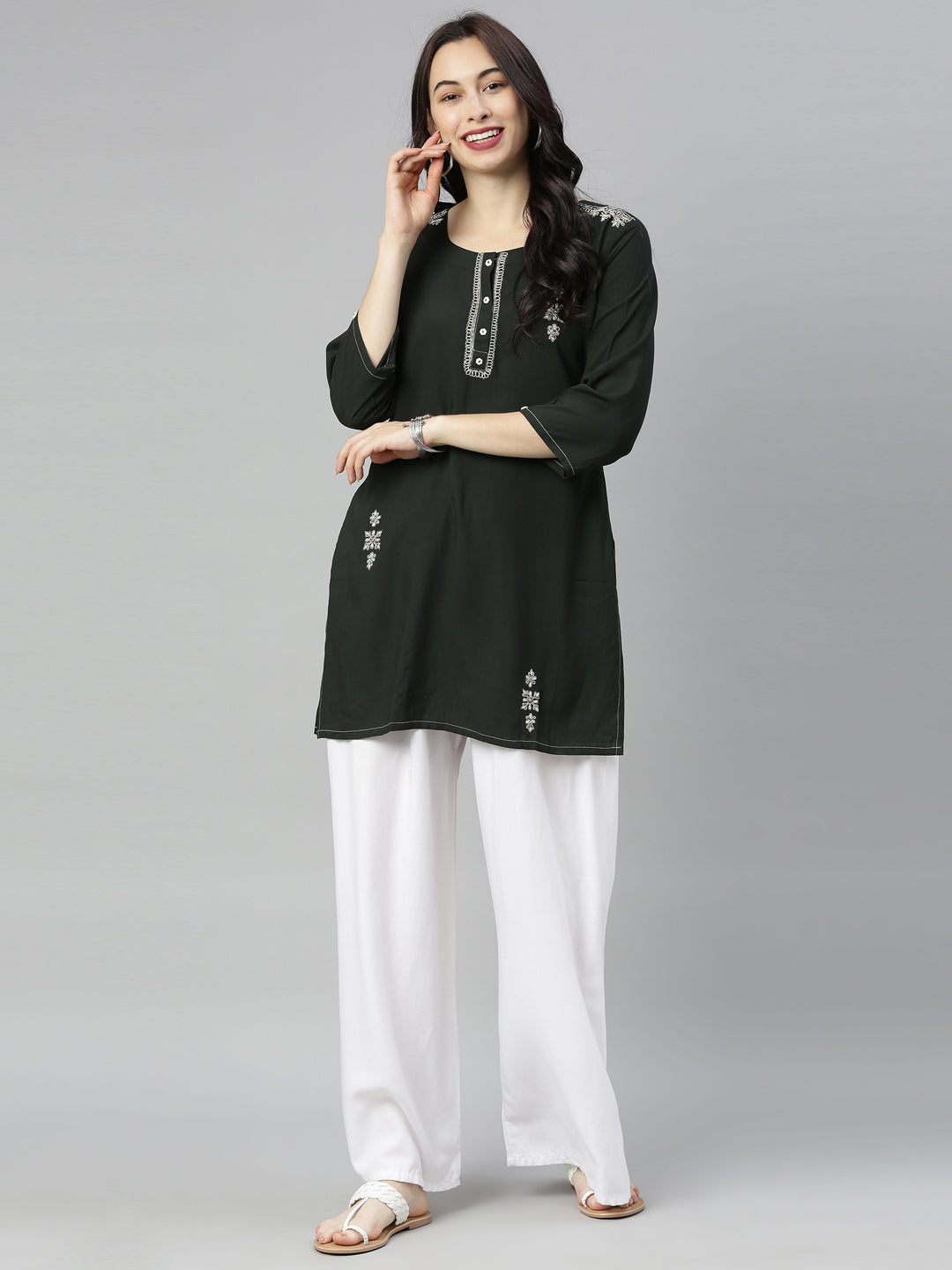 Neeru's Green Zari Straight Kurti