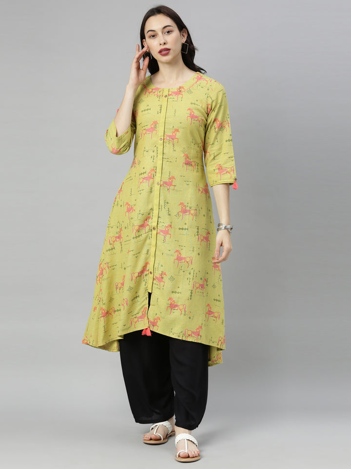 Neerus Green printed high-low kurta - detail view 5