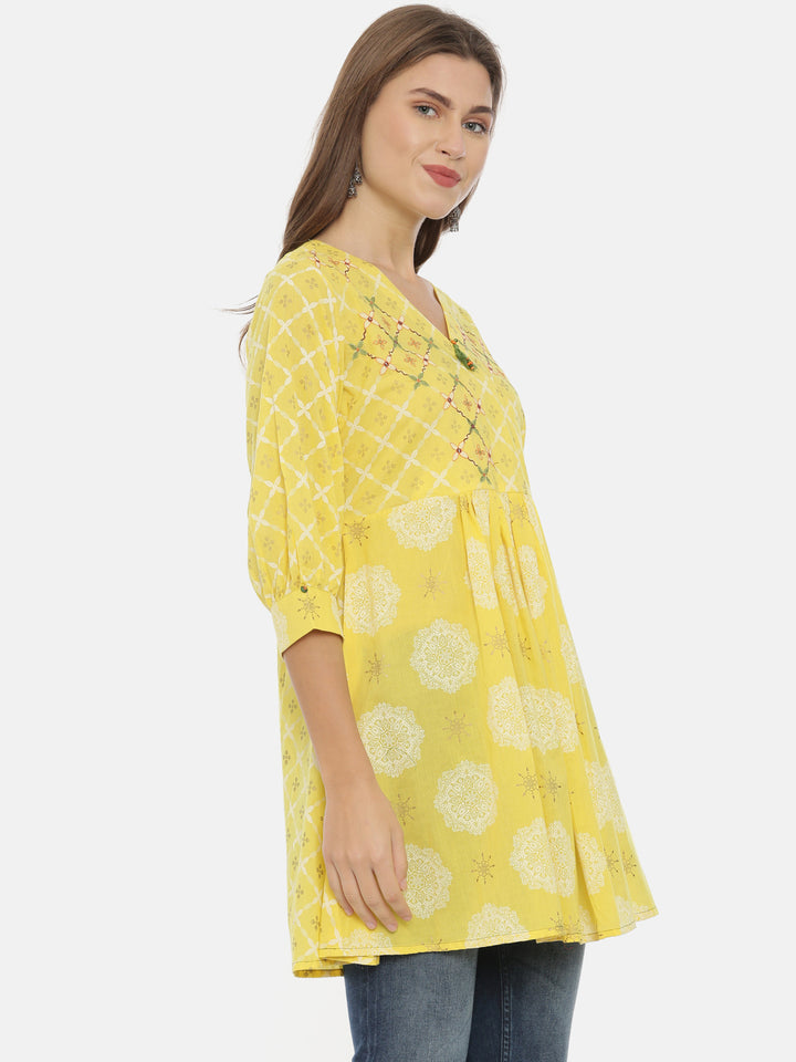 Neerus Yellow Printed Flared Kurta