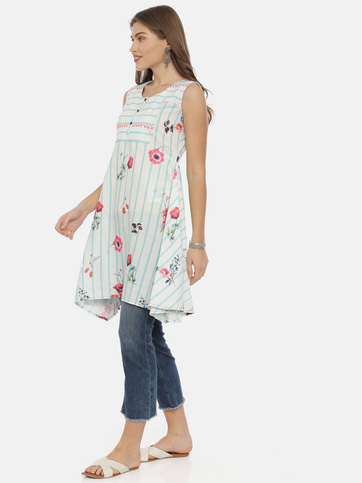 Neerus White cotton printed high-low kurti - side view