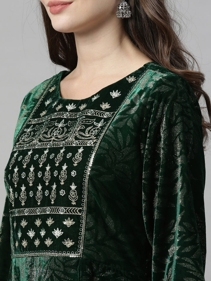Neerus Green Zari Flared Kurta