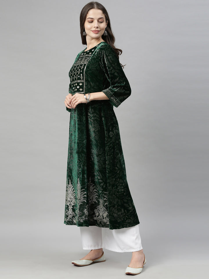 Neerus Green Zari Flared Kurta