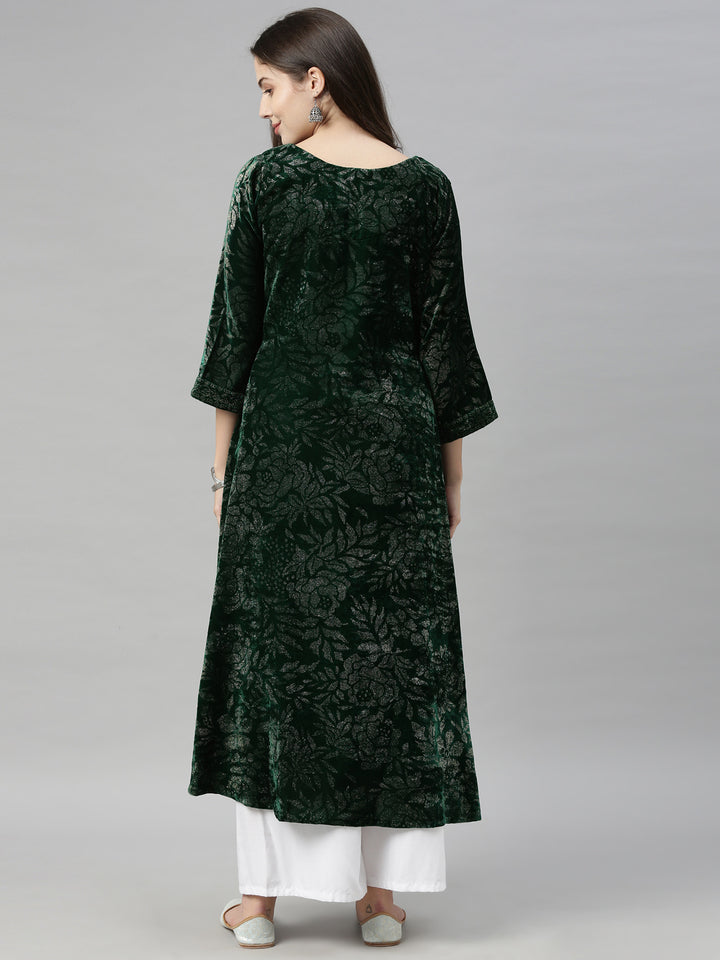 Neerus Green Zari Flared Kurta