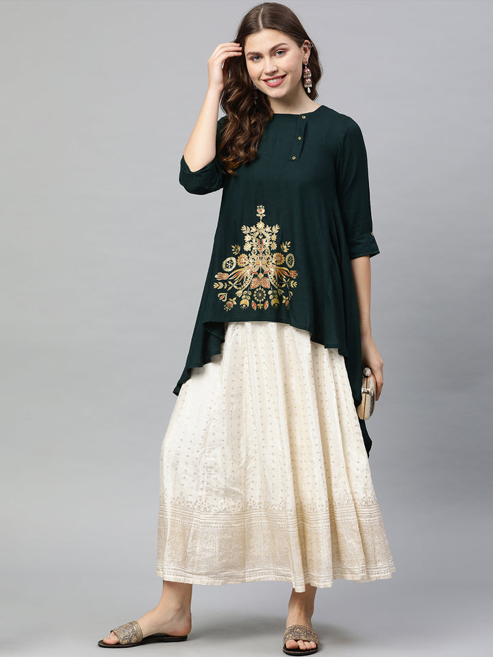 Neerus Green rayon printed A-line kurti - detail view 2
