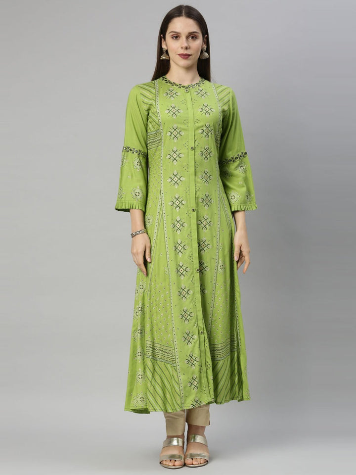 Neerus Green slub cotton printed straight dress - front view