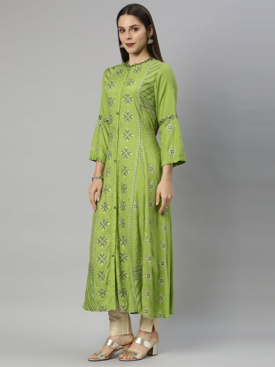 Neerus Green slub cotton printed straight dress - back view