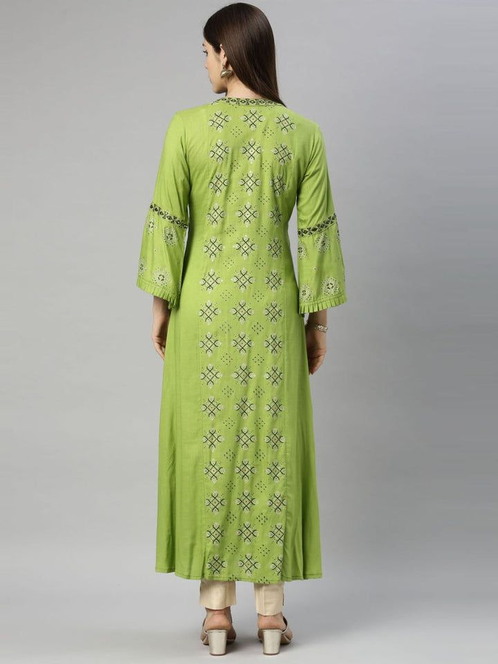 Neerus Green slub cotton printed straight dress - side view