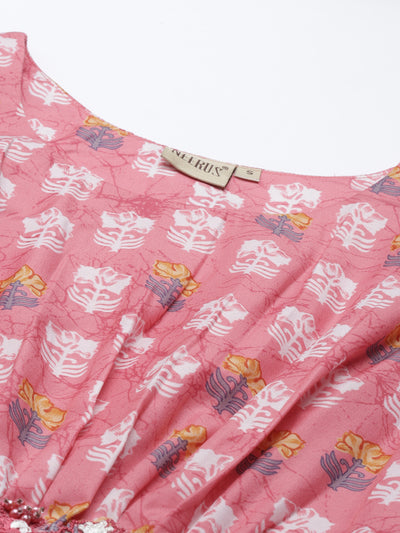 Neeru'S Coral Color Model Fabric Kurta