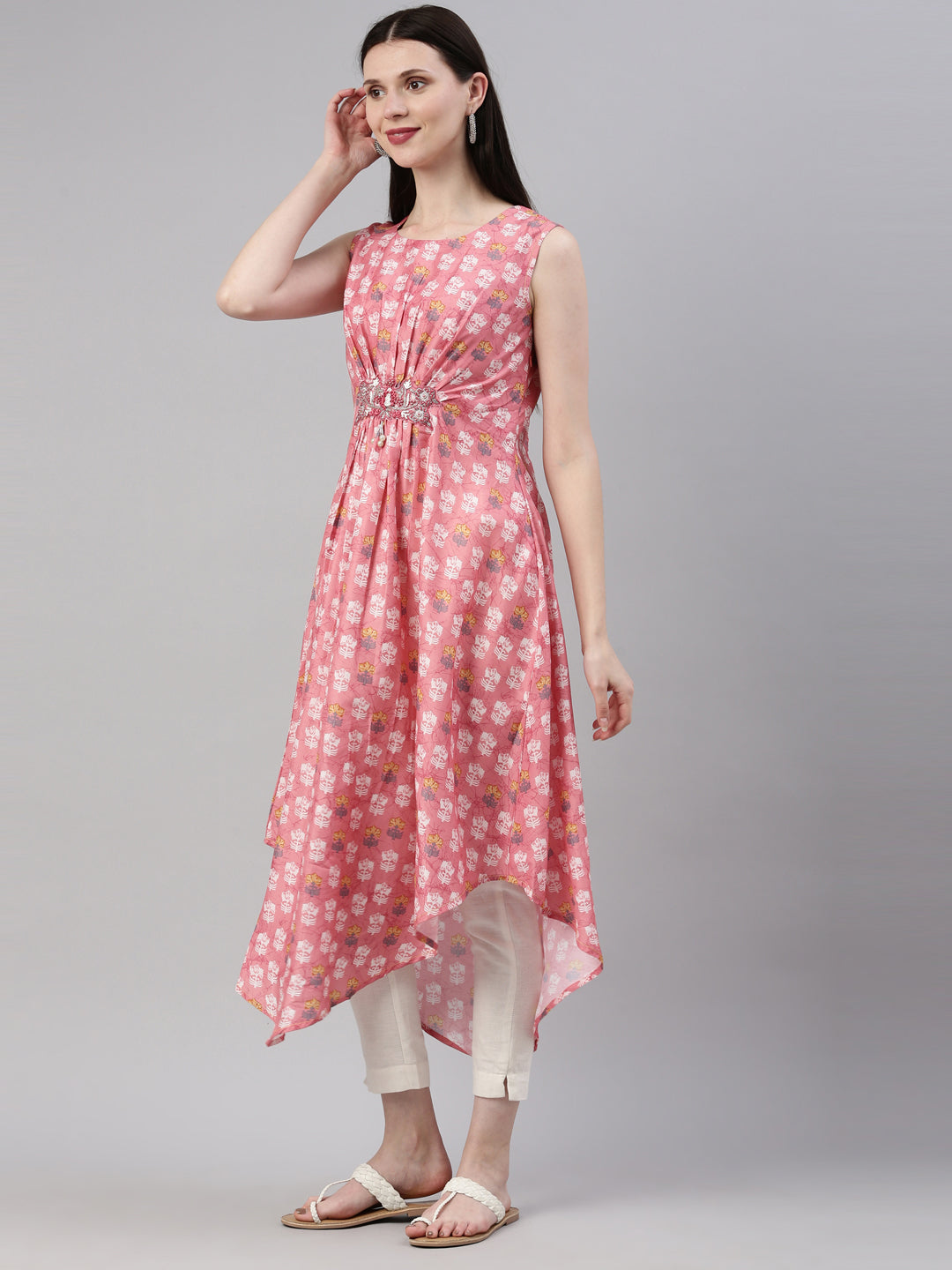 Neeru'S Coral Color Model Fabric Kurta