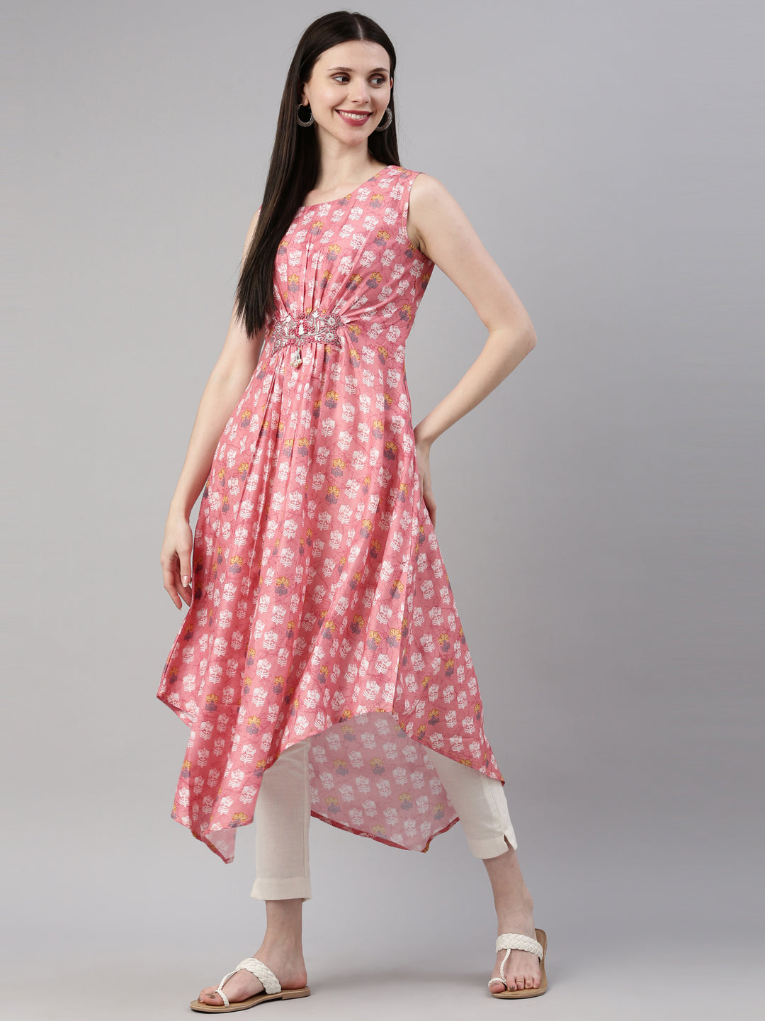 Neeru'S Coral Color Model Fabric Kurta