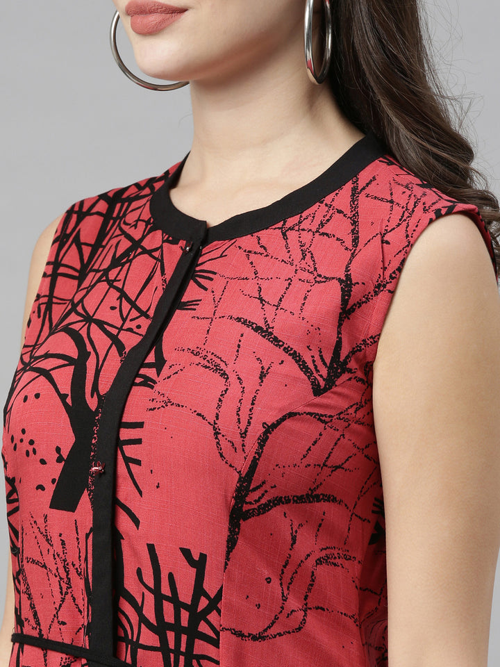 Neerus Red viscose rayon solid kurti - detail view 3