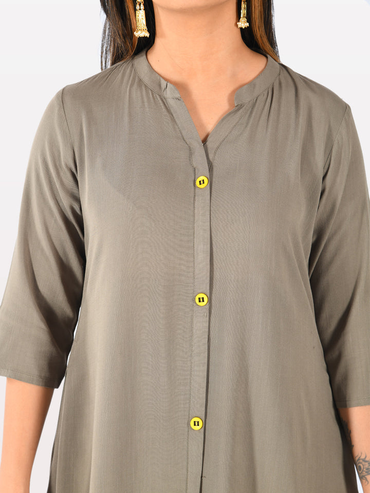 Neerus Green rayon solid kurti - detail view 2