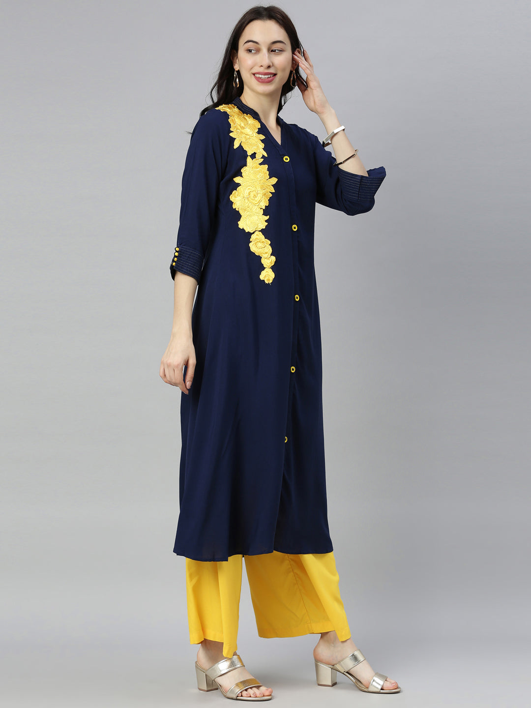 Neerus Blue embroidered A-line kurta - detail view 3
