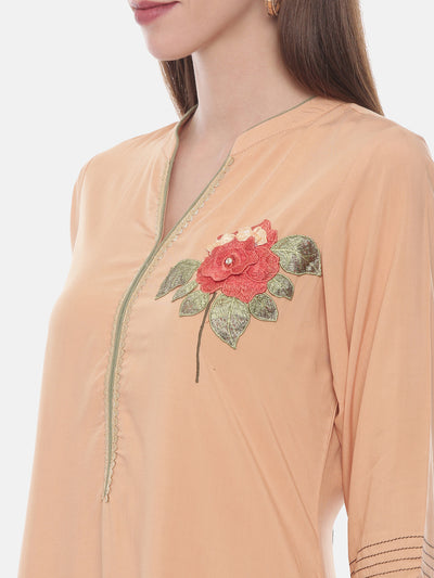 Neeru's Peach Embroidered Straight Kurta