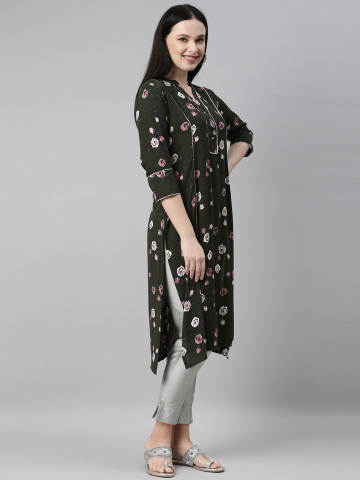 Neerus Green chiffon straight kurta - detail view 9