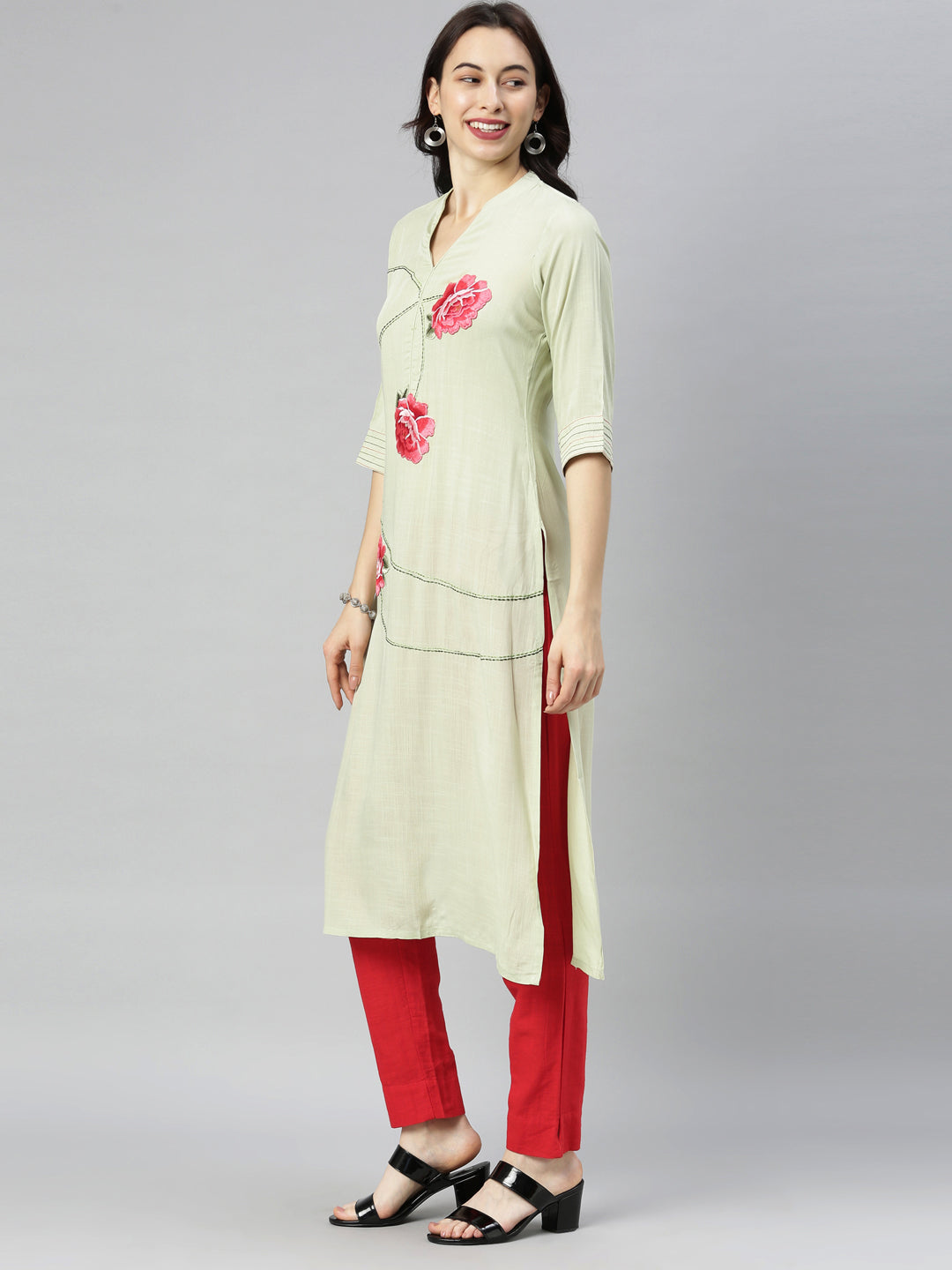 Neerus Green Embroidered Straight Kurta