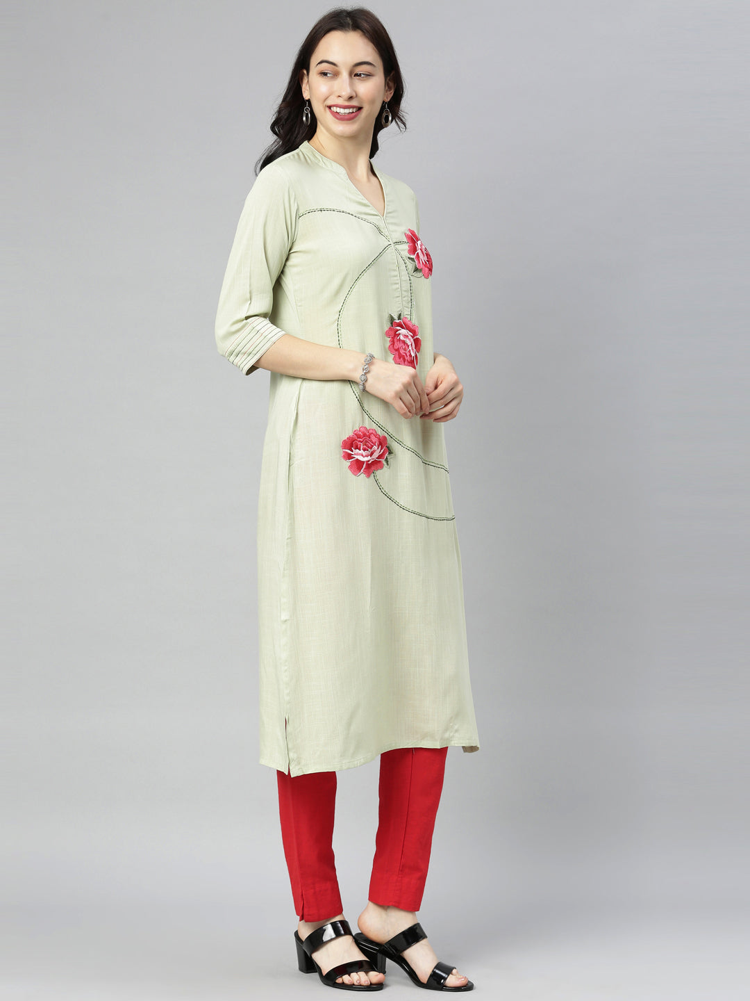 Neerus Green Embroidered Straight Kurta