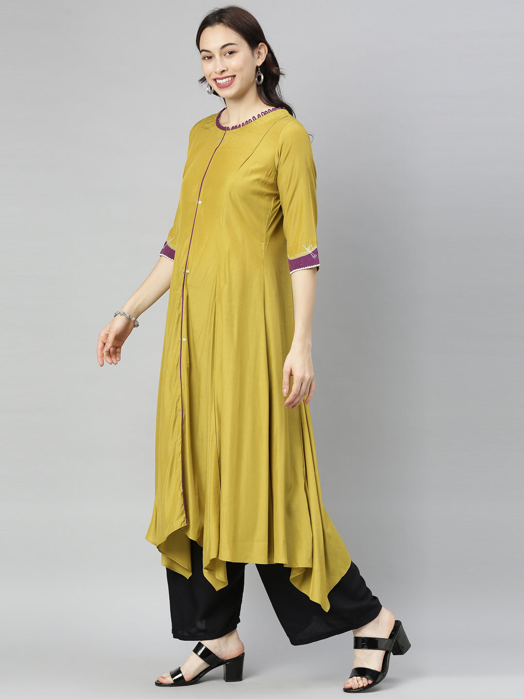 Neerus Green solid high-low kurti - detail view 2