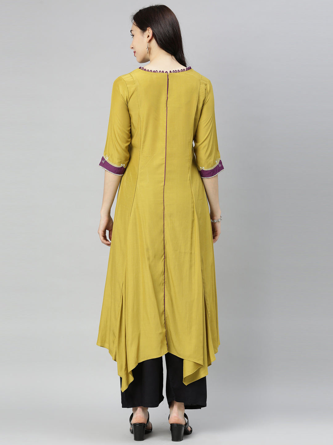 Neerus Green solid high-low kurti - detail view 4