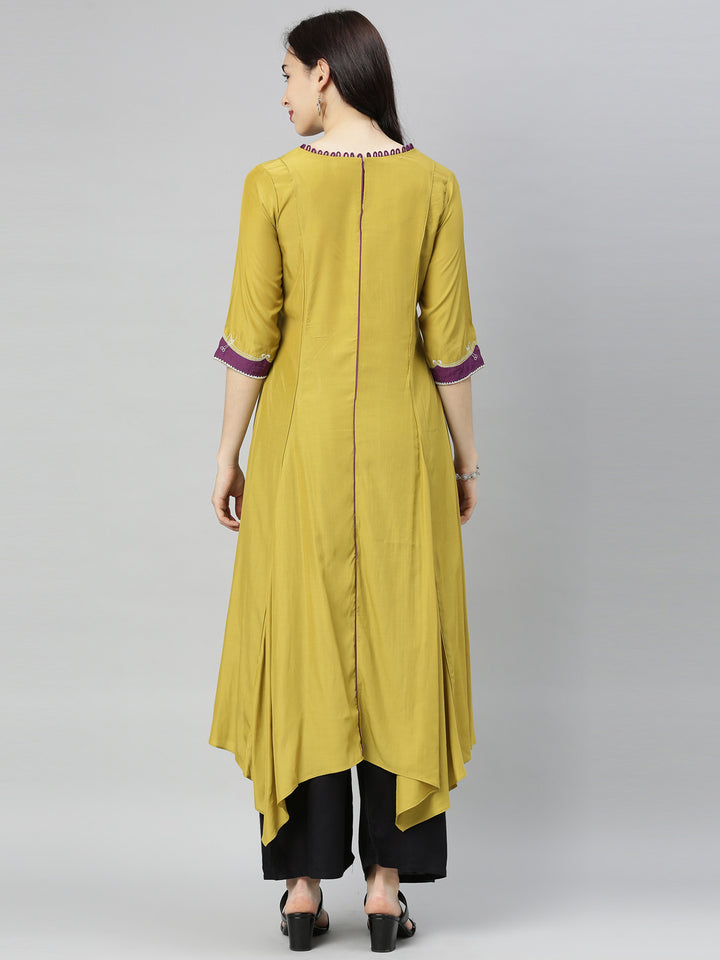 Neerus Green solid high-low kurti - detail view 4
