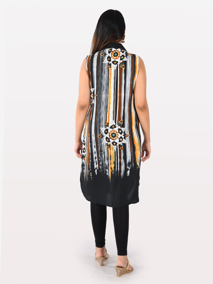 Neerus Black georgette solid kurti - side view
