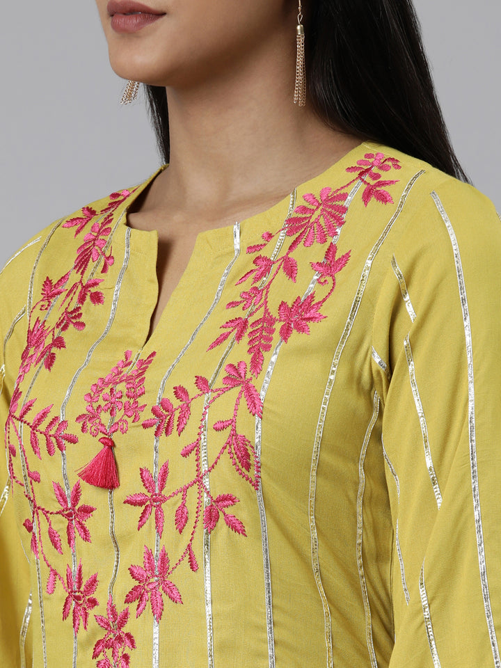 Neerus Green Regular Calf Length Embroidered Kurta Solid Trouser