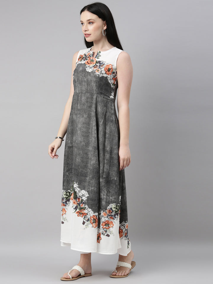 Neerus Grey slub cotton straight kurta - side view