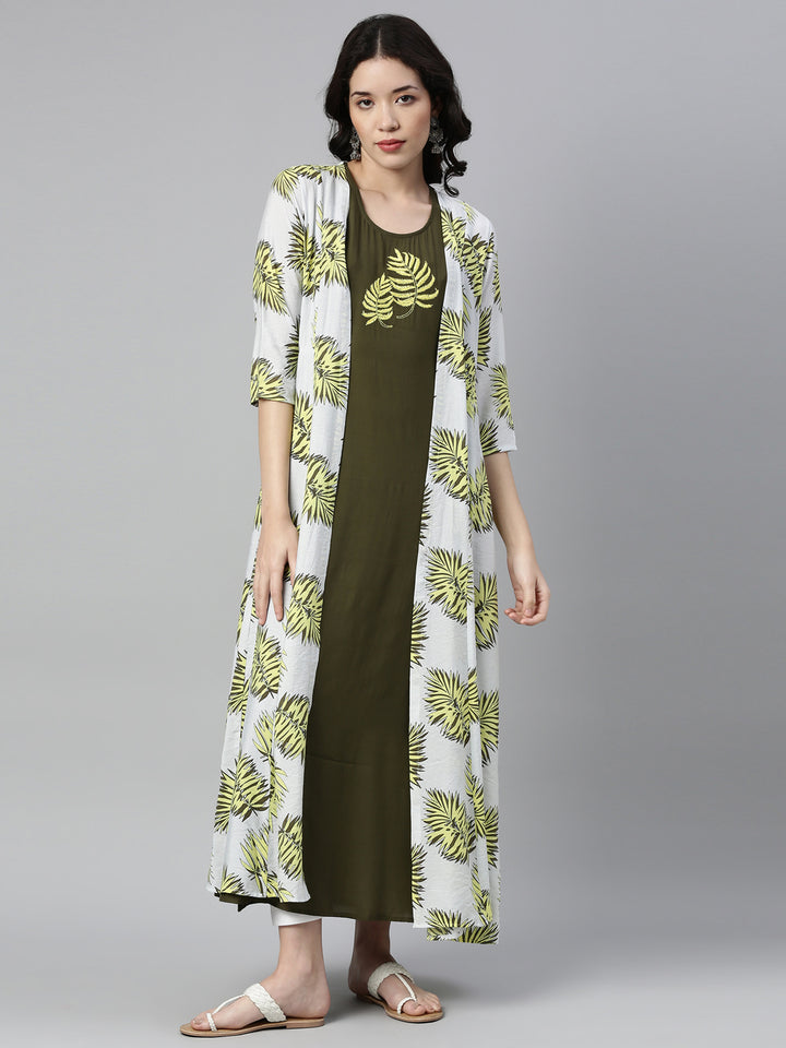 Neerus Green rayon thread embroidered straight kurta - detail view 4