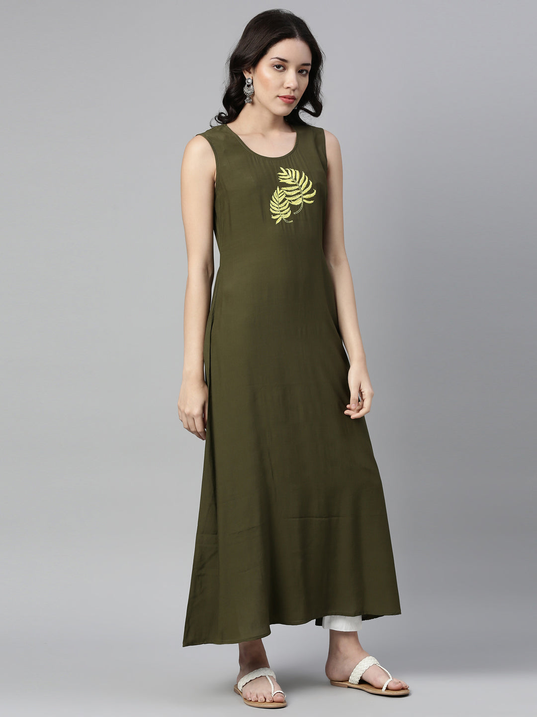 Neerus Green rayon thread embroidered straight kurta - front view