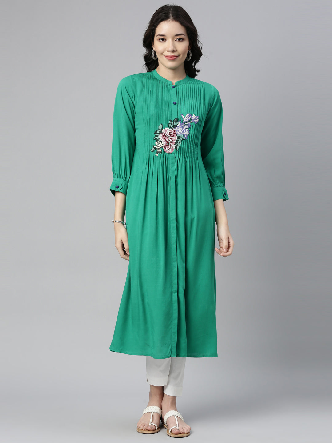 Neerus Green rayon panelled A-line kurti - detail view 4