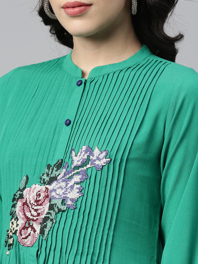 Neeru's Green Color Slub Rayon Fabric Kurta