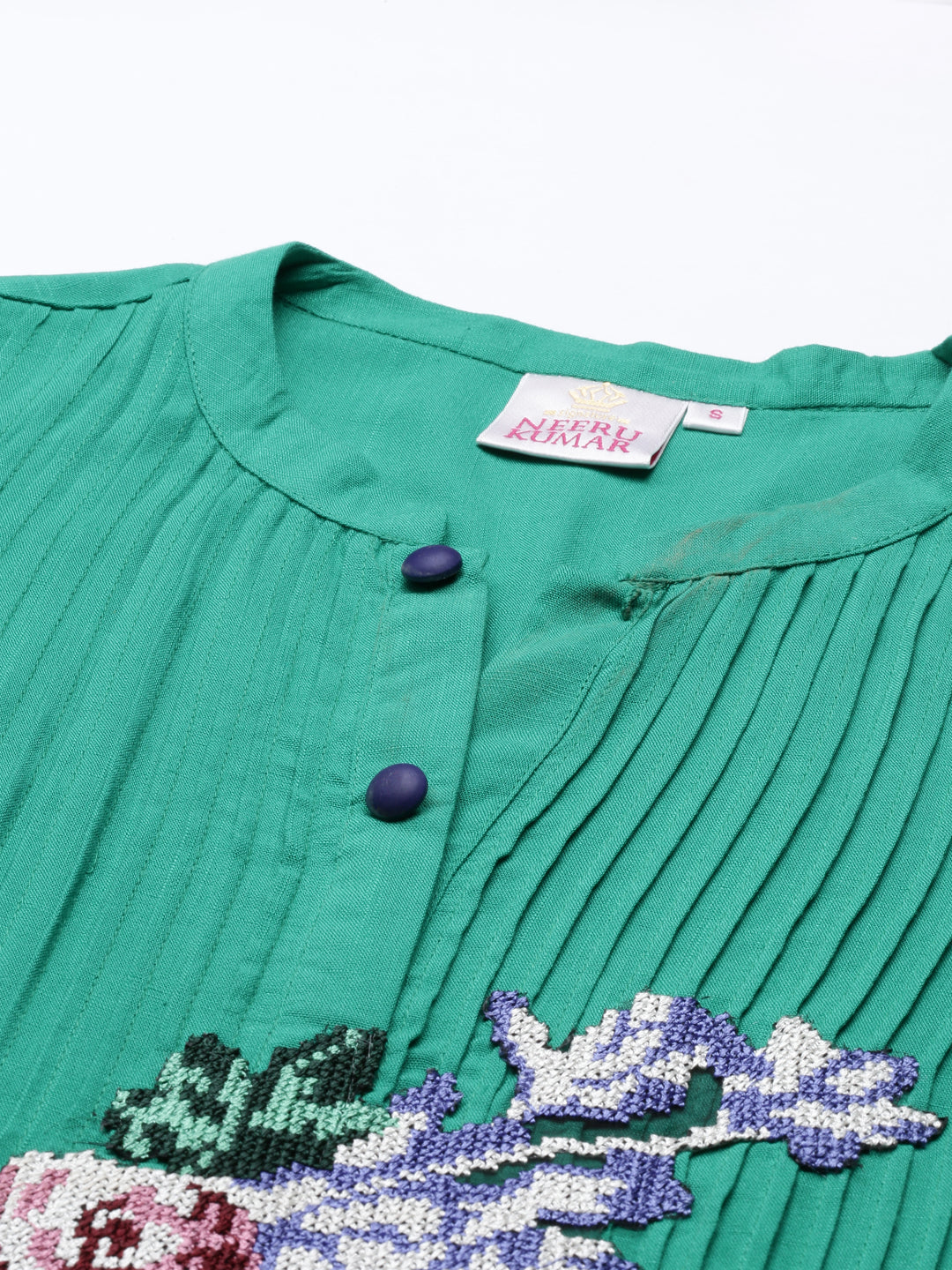 Neerus Green rayon panelled A-line kurti - detail view 2