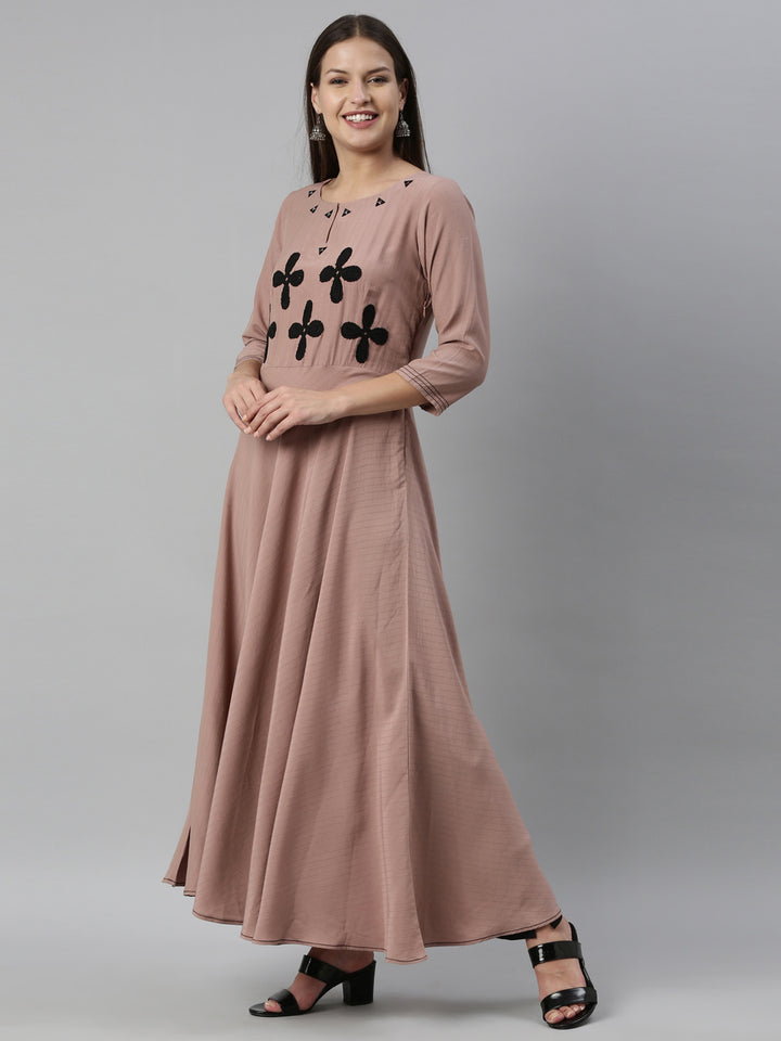 Neerus Onion Color Muslin Fabric Kurta