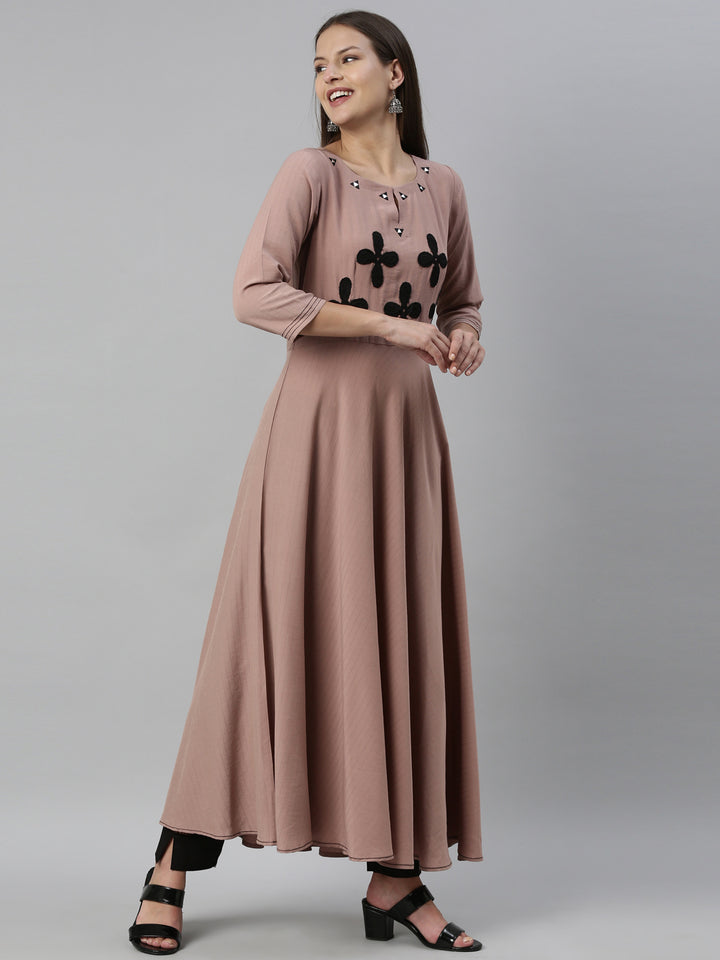 Neerus Onion Color Muslin Fabric Kurta