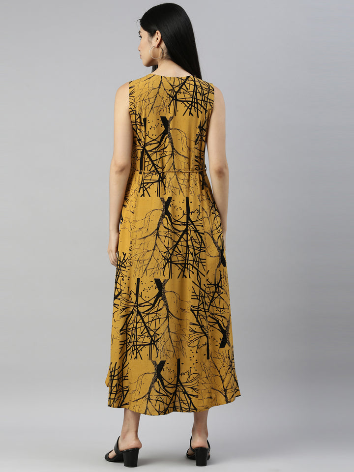 Neerus Yellow rayon solid kurta - detail view 2