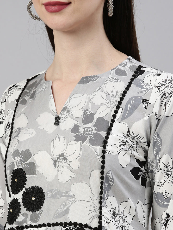 Neerus Grey rayon straight kurta - detail view 5