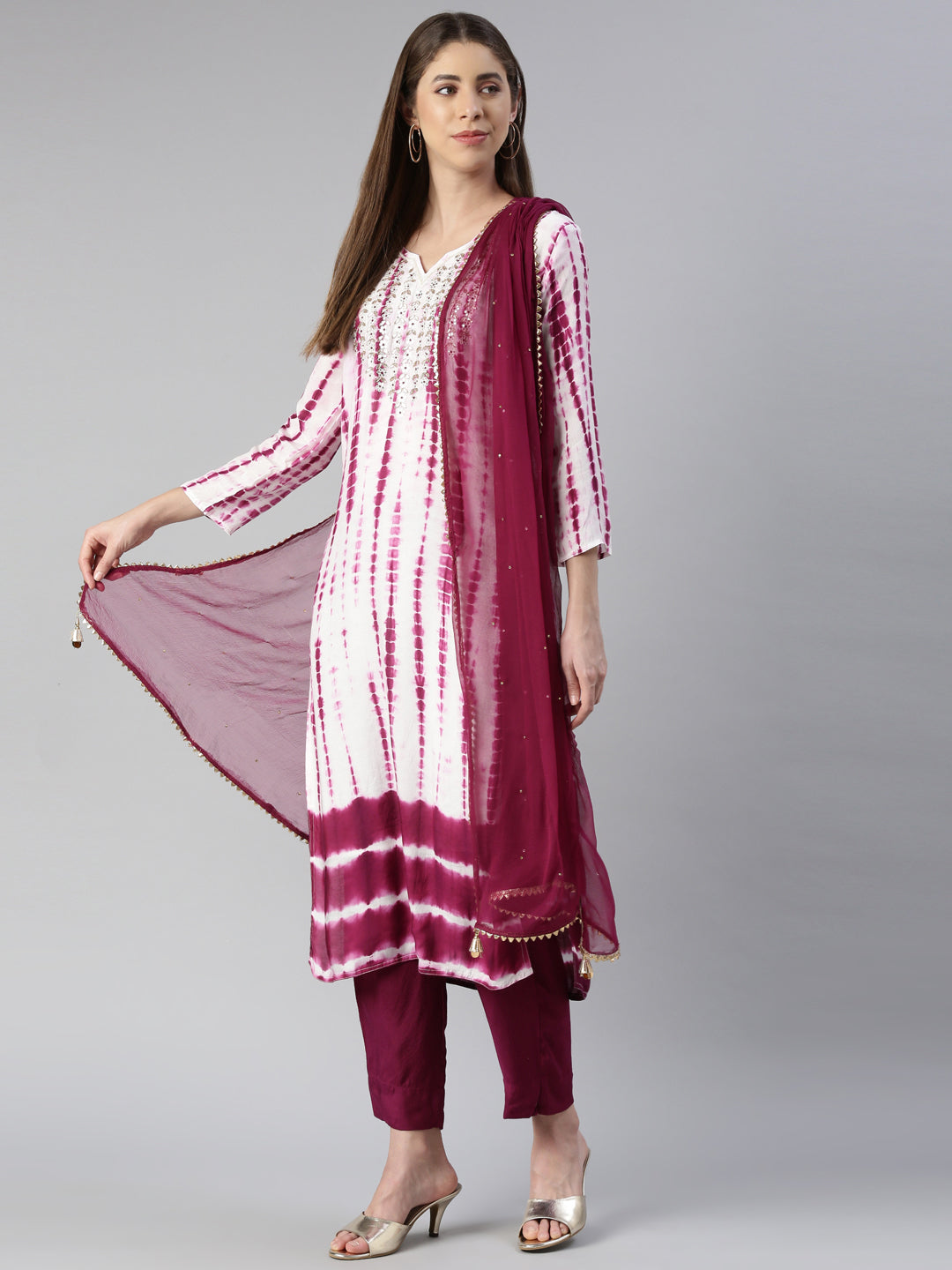 Neerus Purple muslin printed kurta set - detail view 2