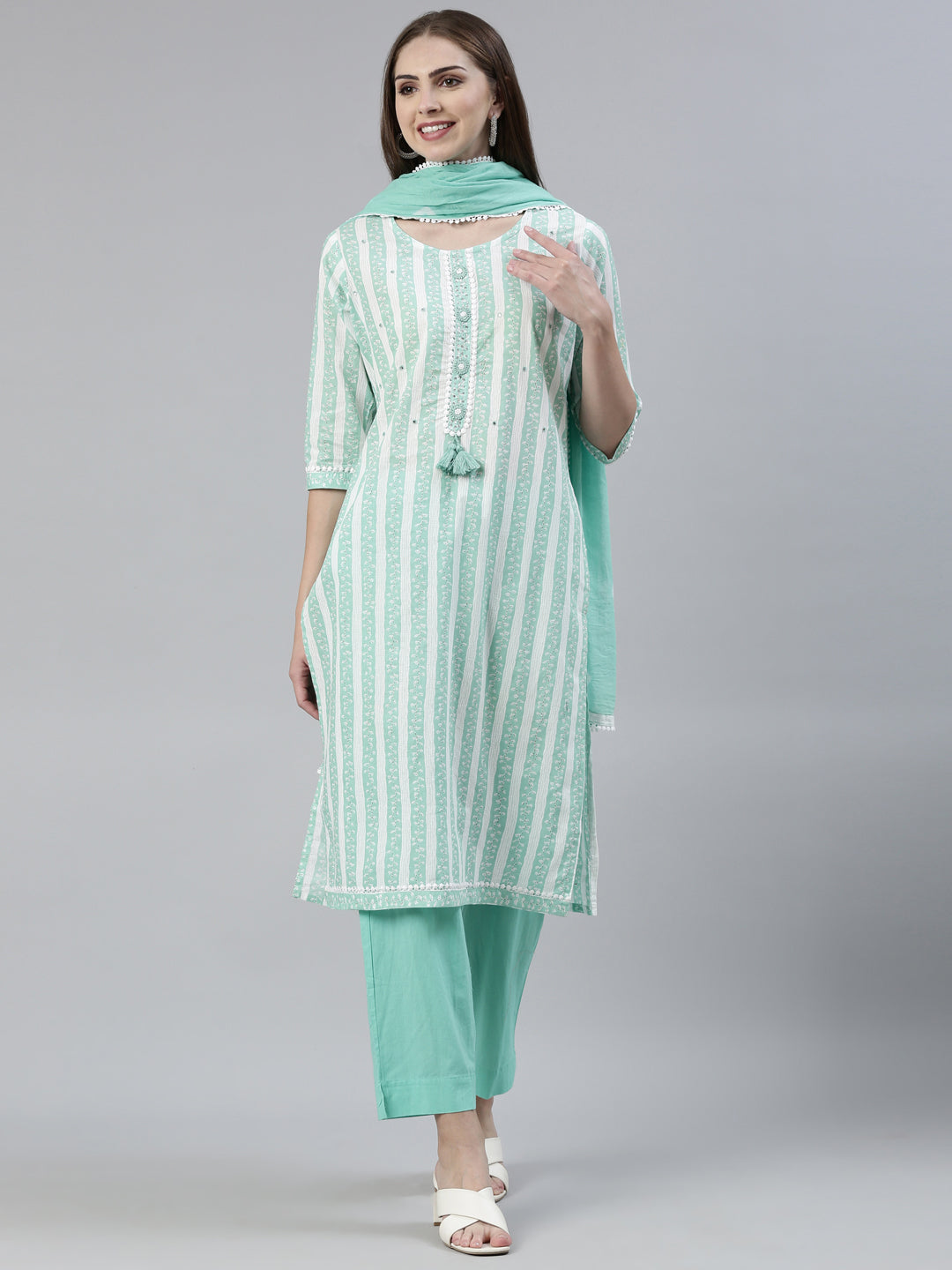 Neerus Sea Green Regular Knee Length Solid Kurta Solid Trousers With Dupatta