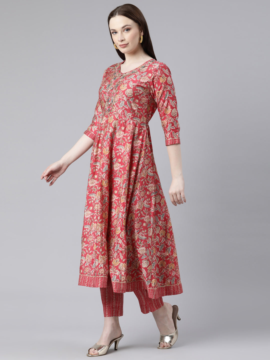 Neerus Red printed kurta set with trouser and dupatta - back view