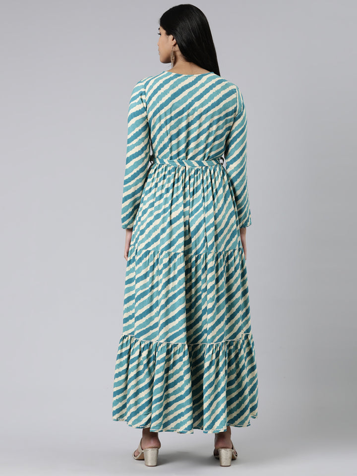 Neerus Green viscose rayon printed A-line dress - side view