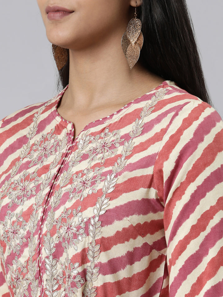 Neerus Brown viscose rayon printed A-line dress - detail view 2
