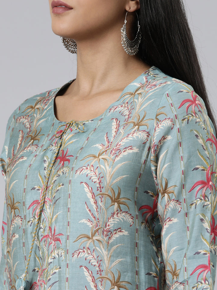 Neerus Green cotton printed kurta set with trousers - detail view 1